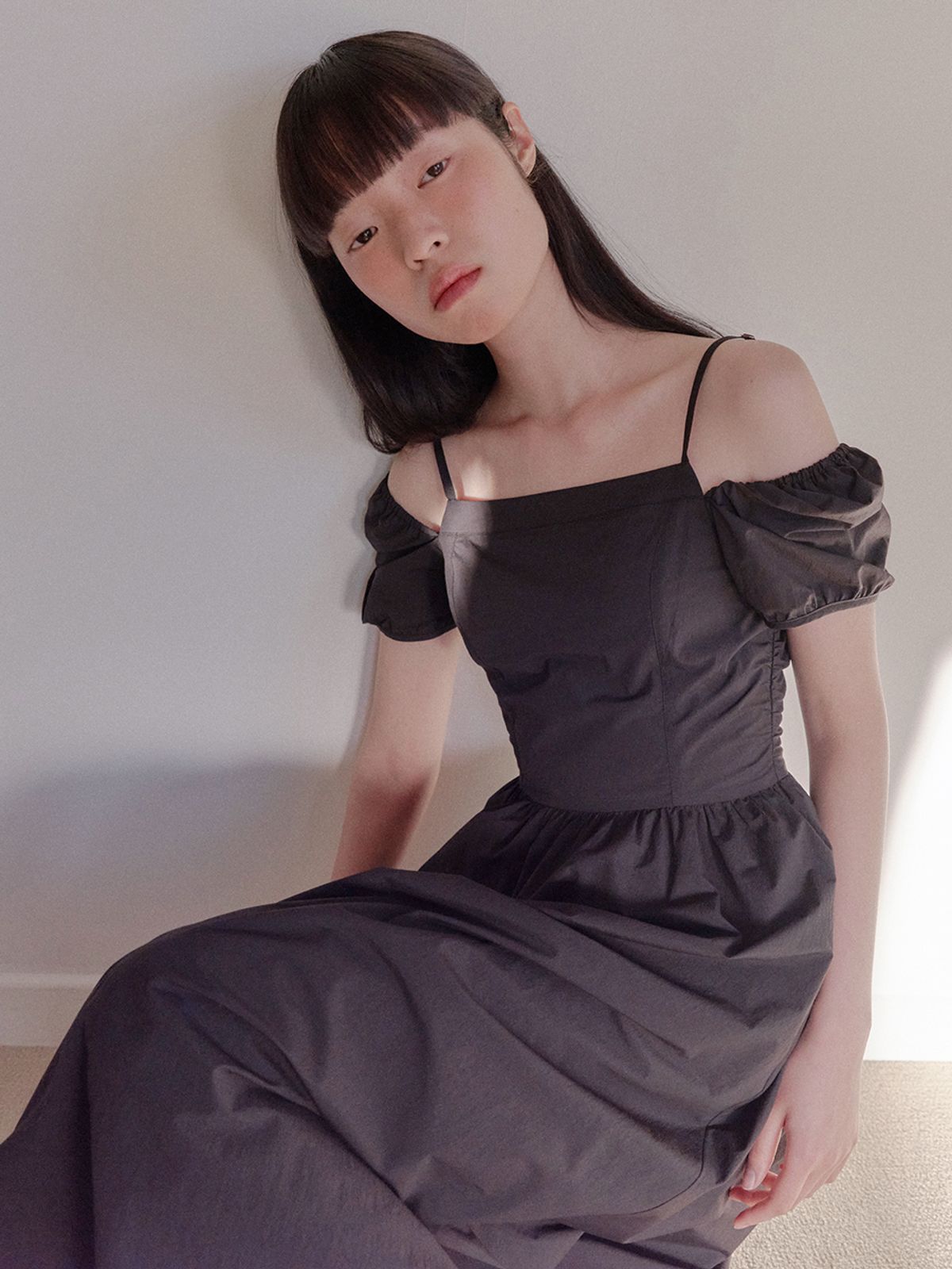 에트몽(ETMON) Strap Slit Off Shoulder Dress, Black