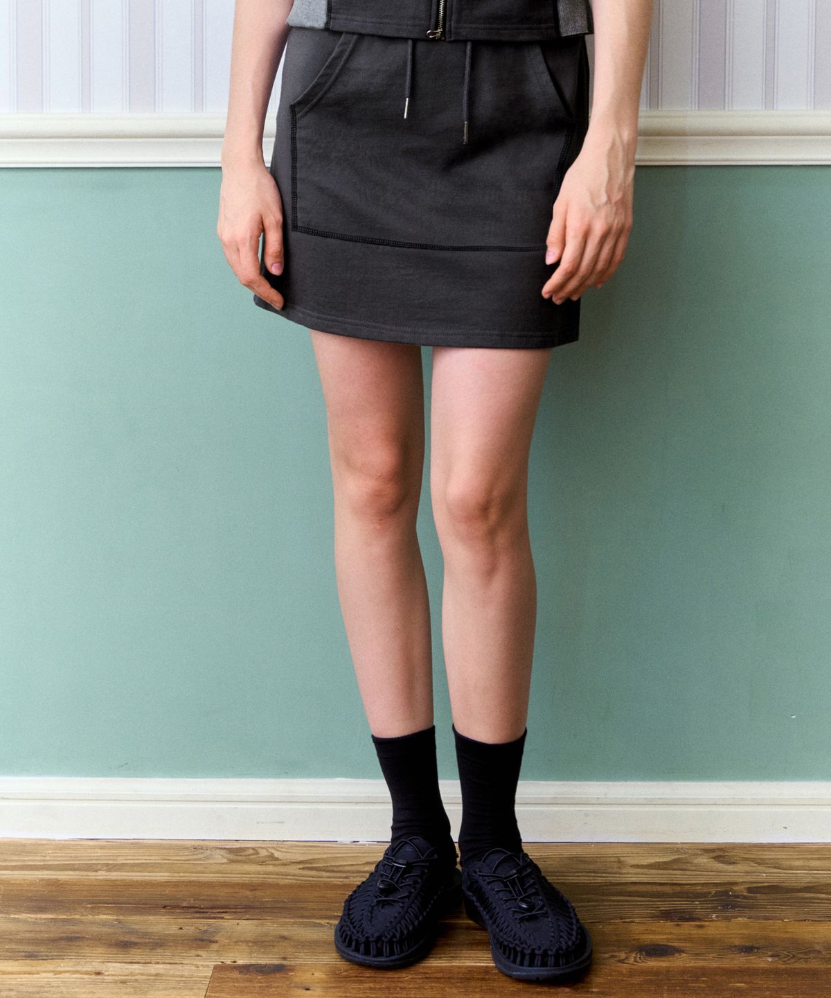 피스메이커(PIECE MAKER) POCKET SWEAT MINI SKIRT (CHARCOAL)