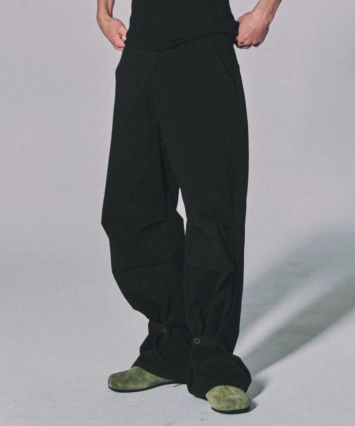 플로즈룸(FLAWSROOM) Flare Button Pants [BLACK]