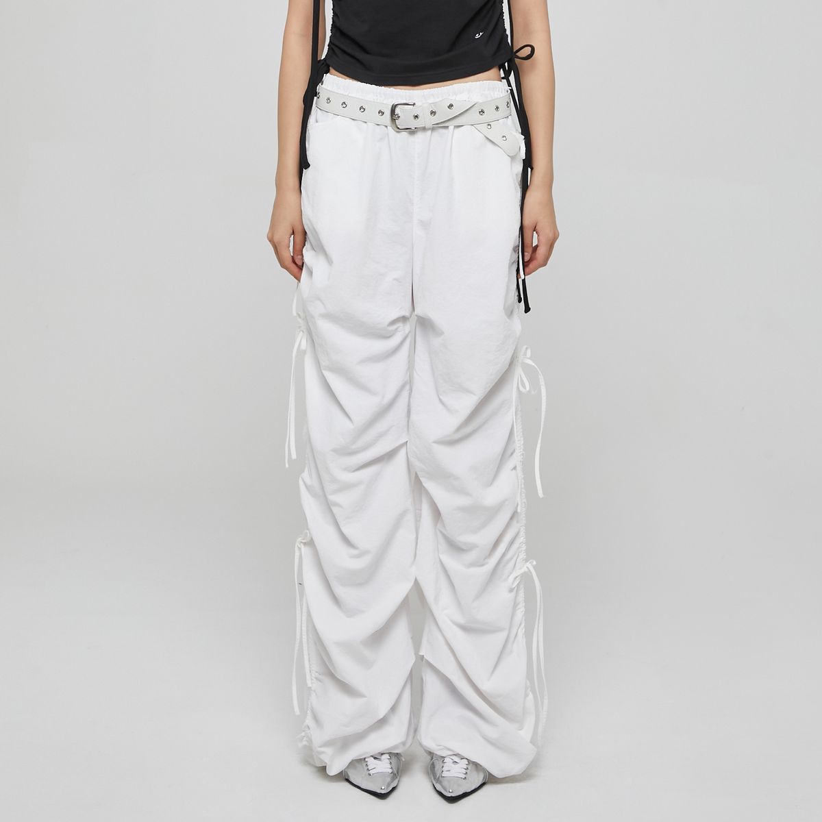 라라폭스(LALAFOX) SIDE STRING PARACHUTE PANTS WHITE BQ2WP027