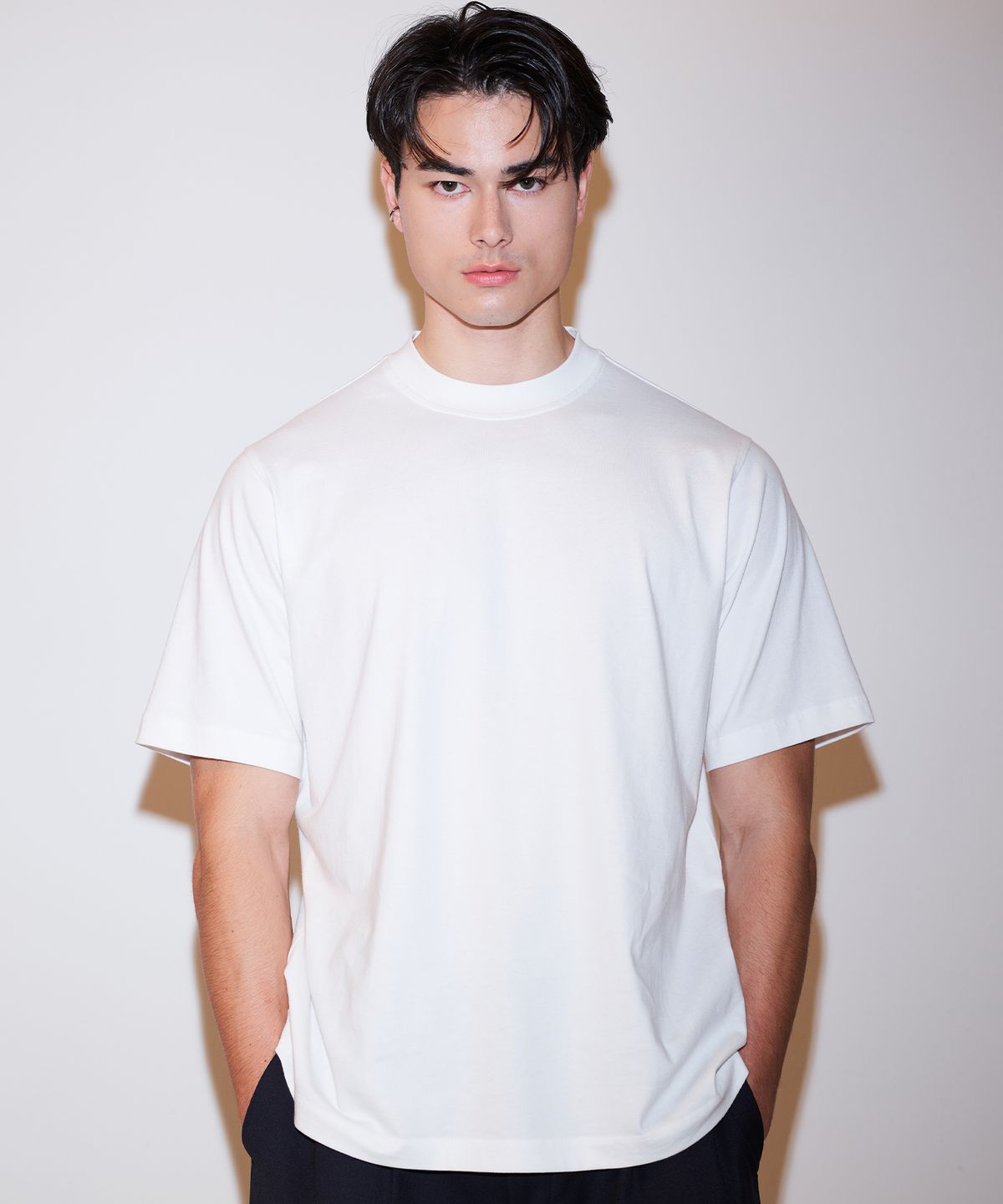 핀스드룩(FINSDRUCK) CLERESTORY MOKE NECK TOP(OFF WHITE)