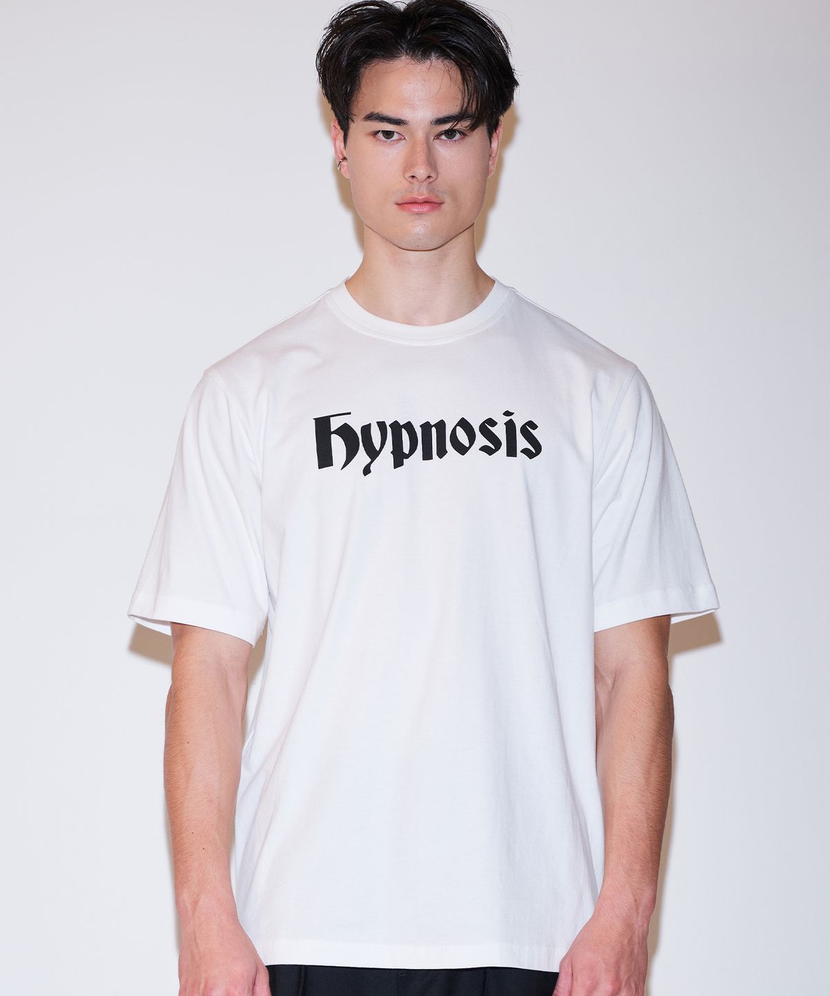 핀스드룩(FINSDRUCK) HYPNOSIS R-NECK TOP(OFF WHITE)