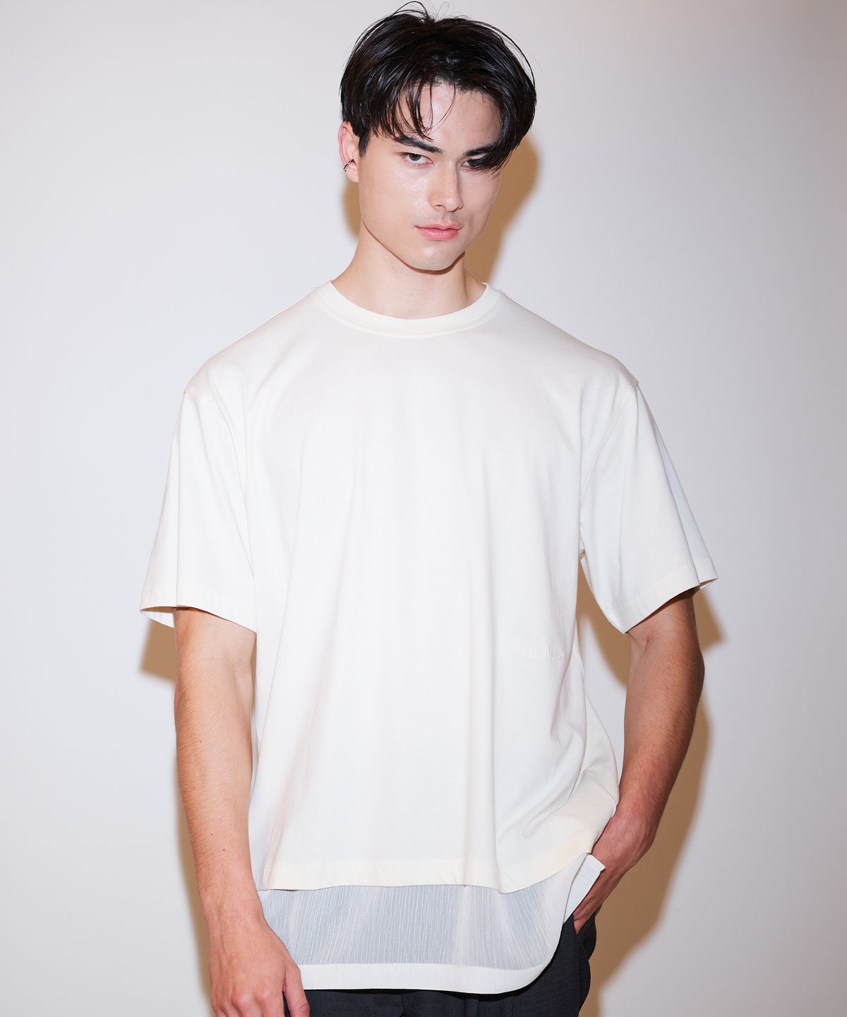 핀스드룩(FINSDRUCK) SHEERS CONTRAST R-NECK TOP(CREAM)