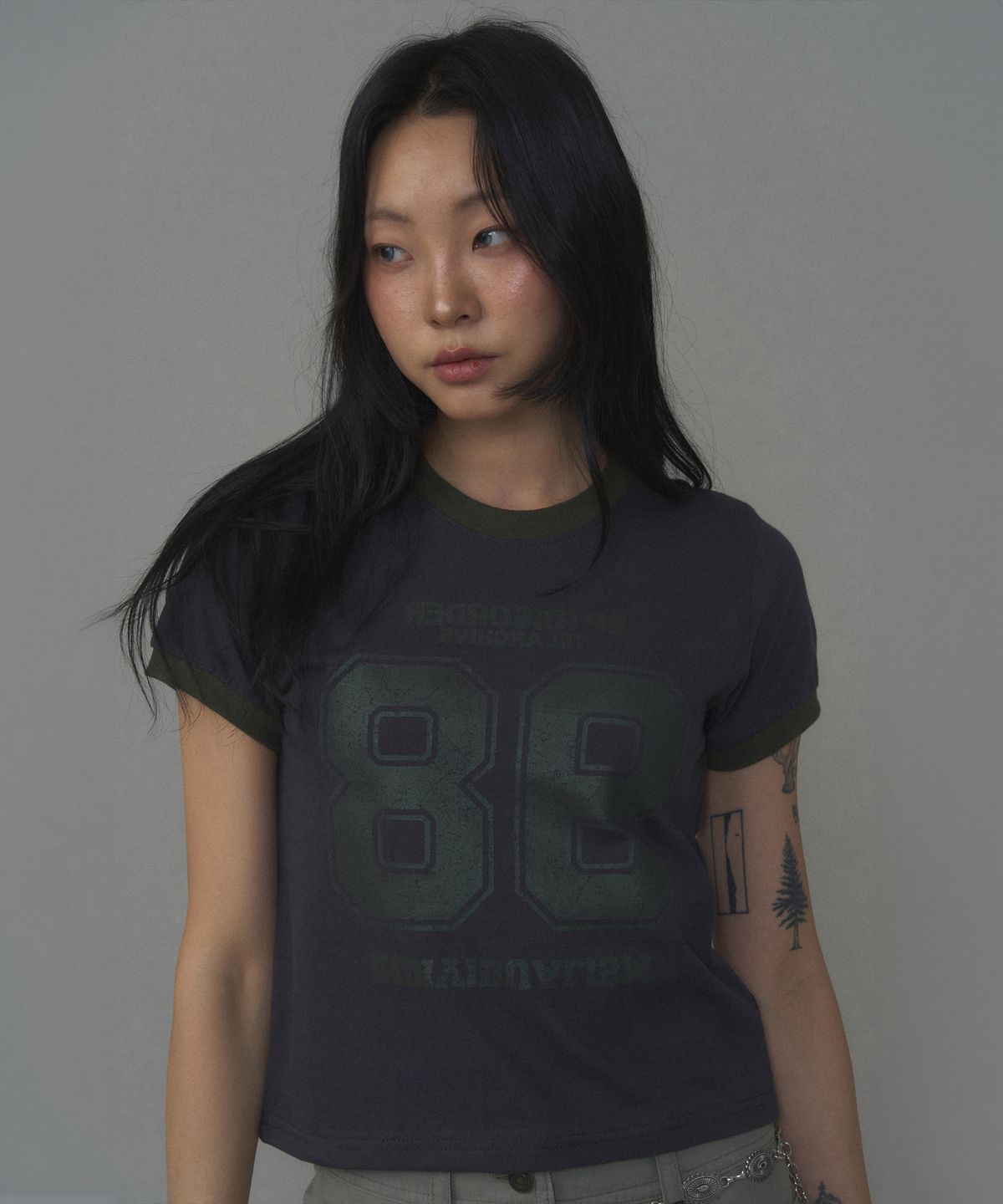 비피투디스오더(BP2 DISORDER) 빈티지 98 링거 크롭 티 차콜