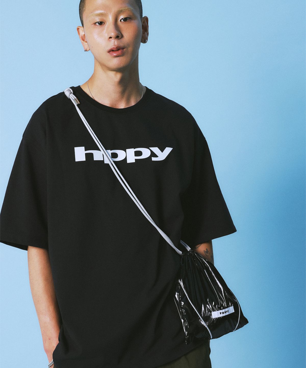 에이치피피와이(HPPY) SIGNATURE BIG LOGO TEE - BLACK