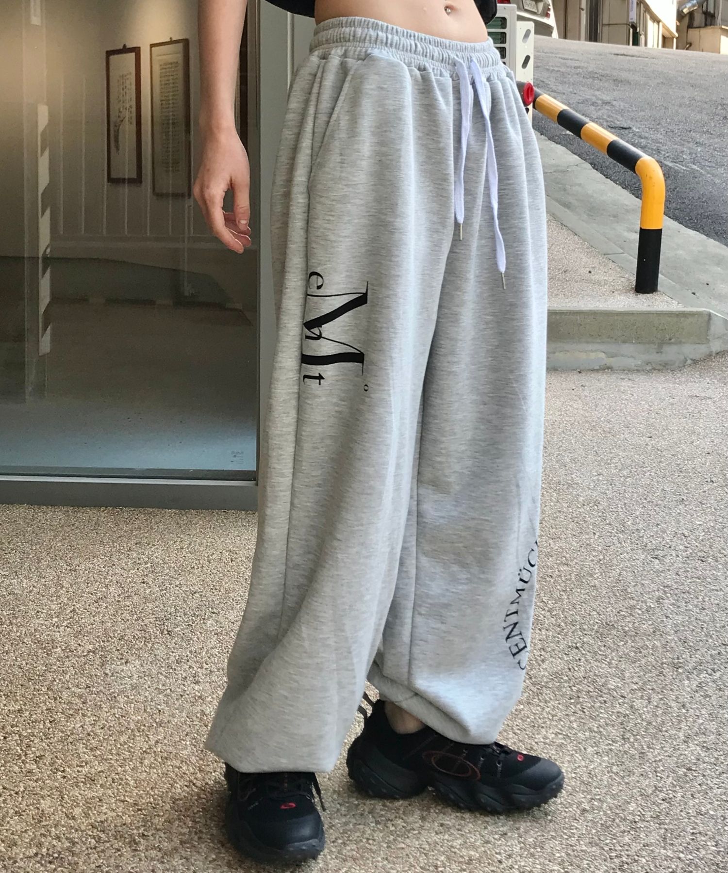 ★MUCENT★ Division Wide Sweat Jogger Pants Unisex Grey Blac MUSINSA | MUCENT Division Wide Sweat Jogger Pants Unisex
