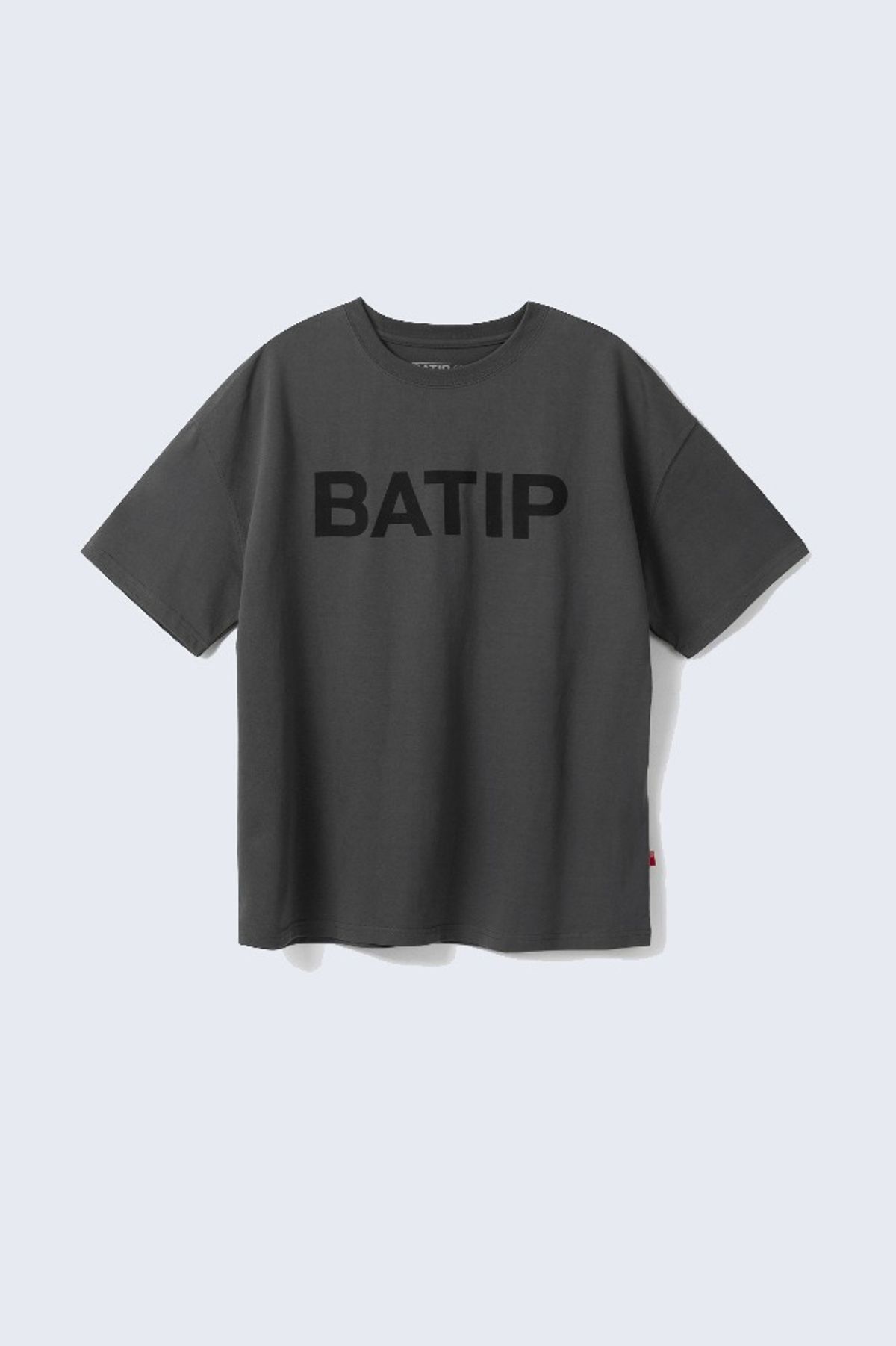 바팁(BATIP) 로고 오버핏 반팔티 차콜