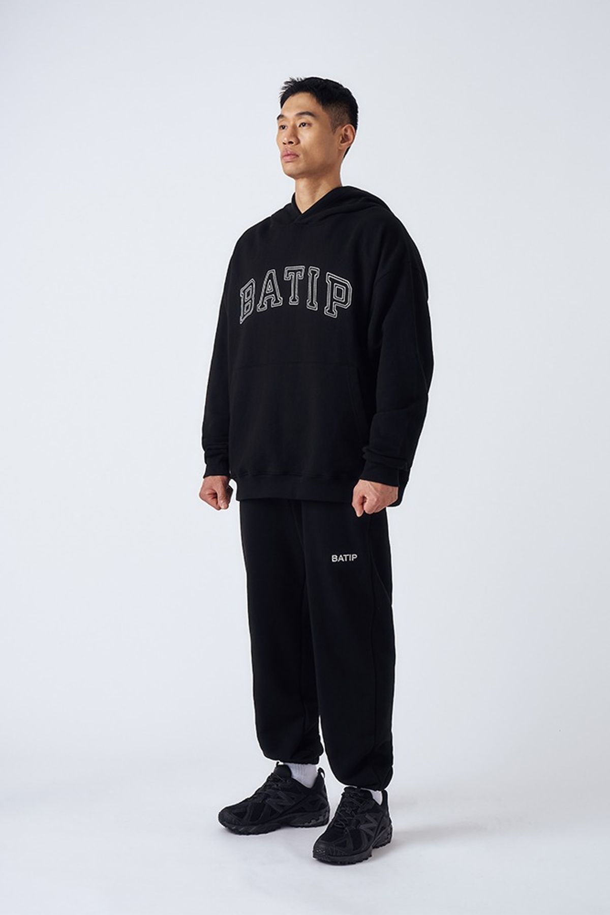 바팁(BATIP) 클래식 로고 와이드 조거팬츠 블랙