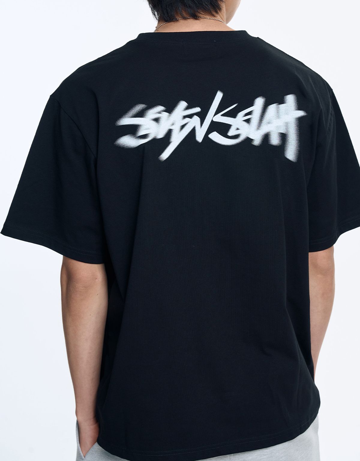 세븐셀라(SEVENSELAH) 프리미엄 시그너처 블러 하프 슬리브 블랙