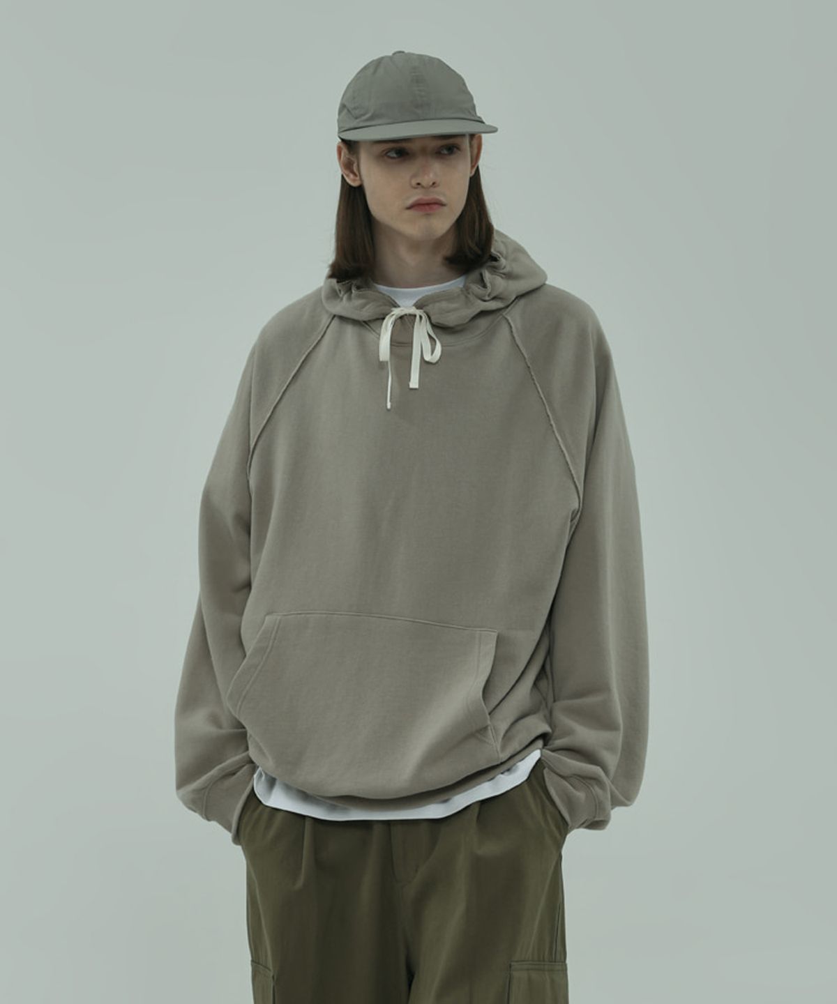 아이아우어(IOUWER) distressed hoodie grayish beige