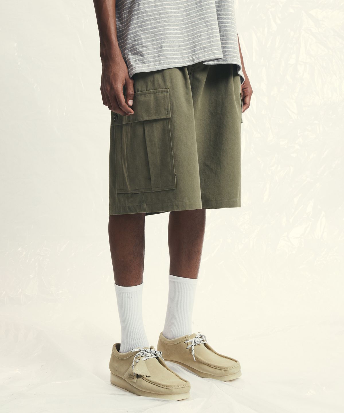 아이아우어(IOUWER) washed cotton cargo shorts khaki