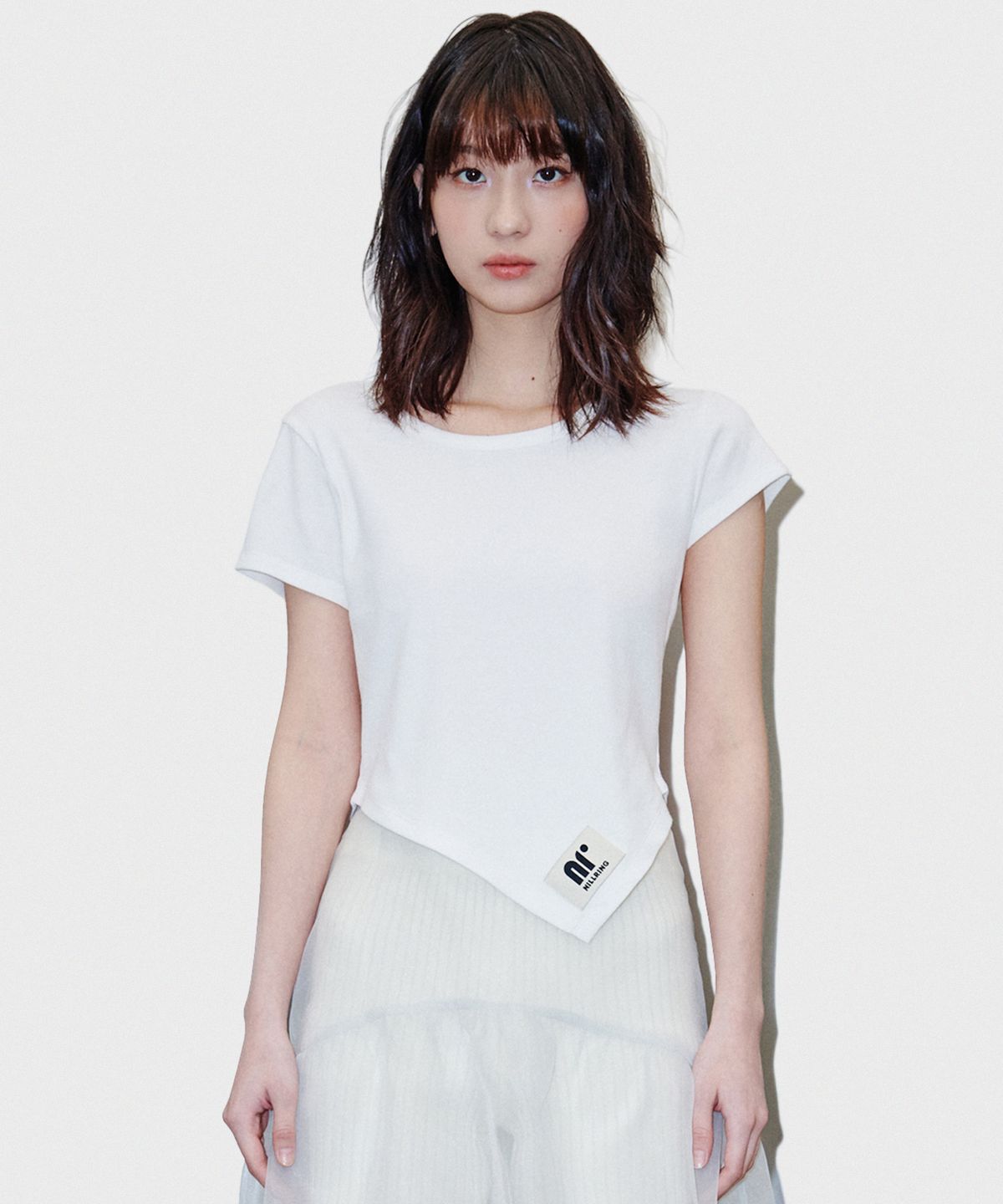 닐링(NILLRING) T11.00 Unbalanced Short-sleeved T-shirt