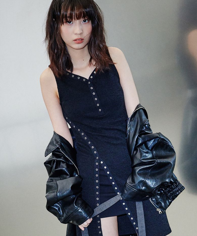 D03.00 Snep point sleeveless dress