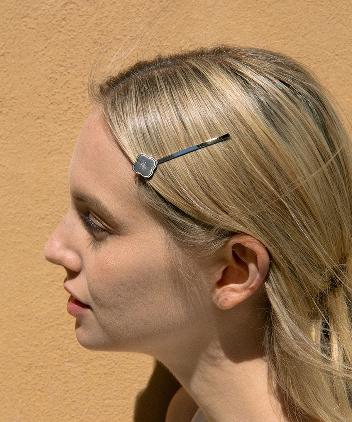 폴뉴아(FOLNUA) CLOVER METAL HAIR PIN (SILVER)