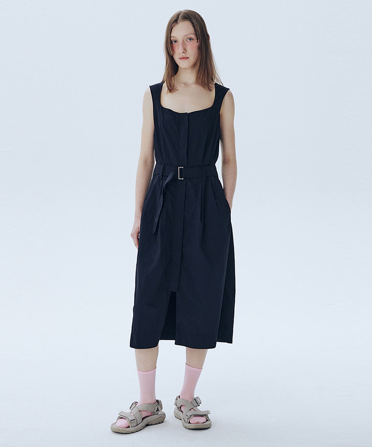 아위(AHWE) Nylon Belted Dress_BLACK