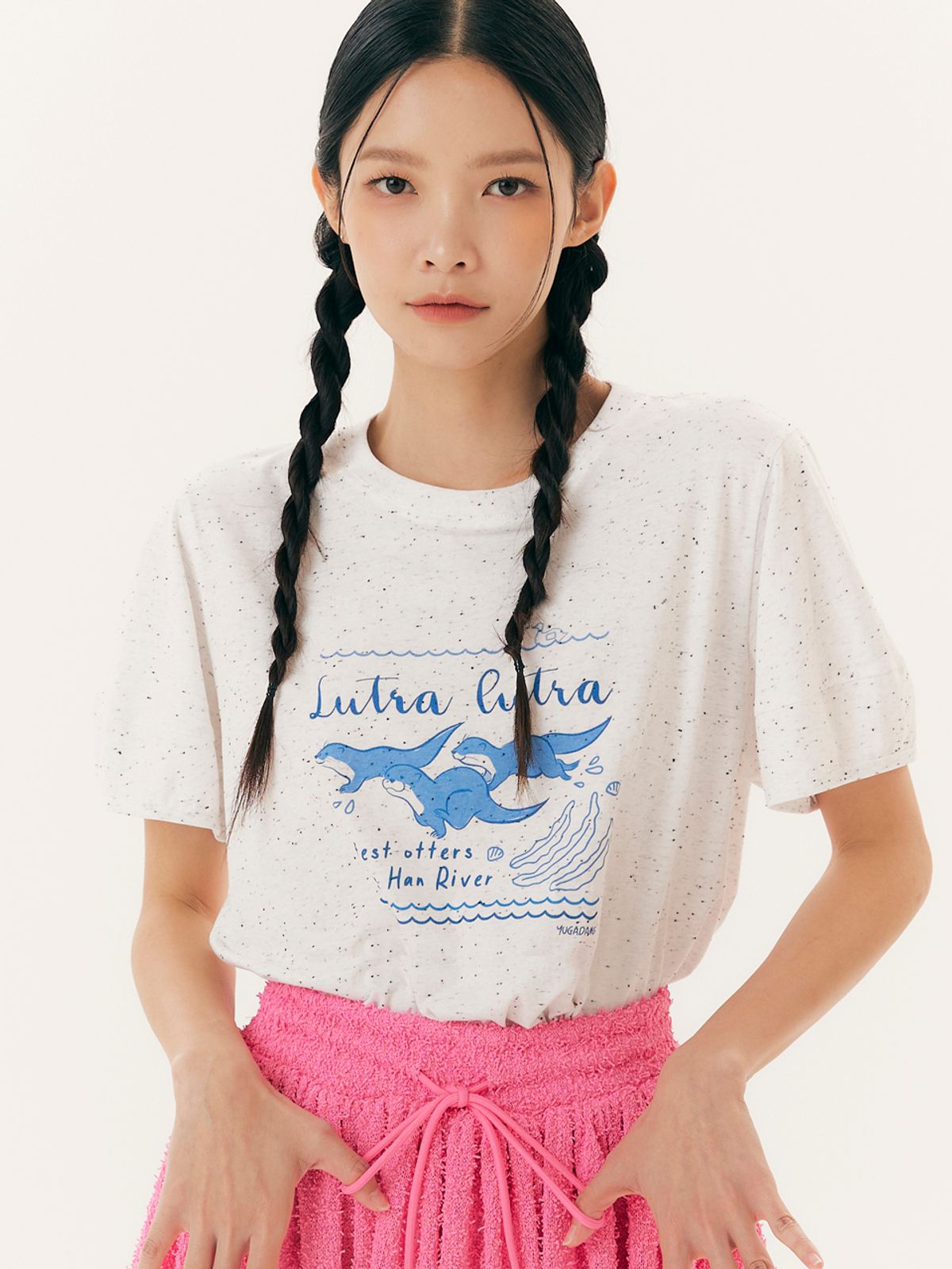 유가당(YUGADANG) Lutra Lutra T-shirt