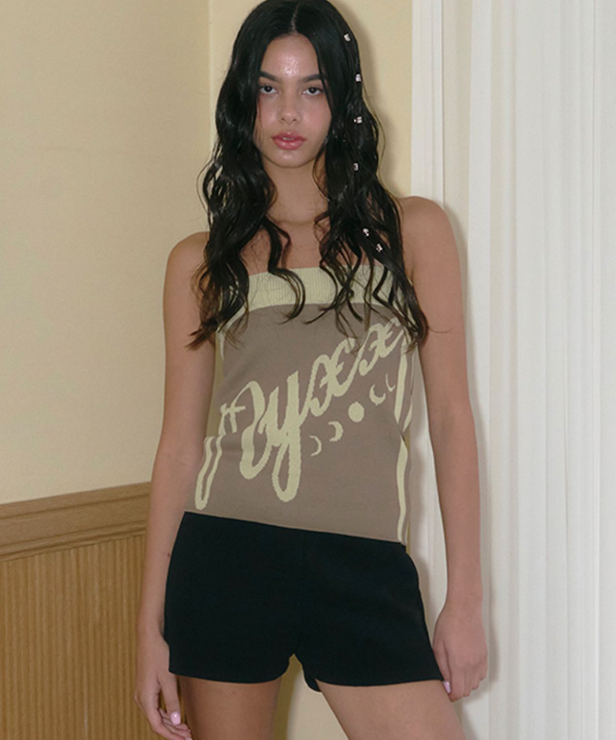 엔와이엑스엑스(NYXX) 2-WAY SLANT LOGO TOP SKIRT KHAKI