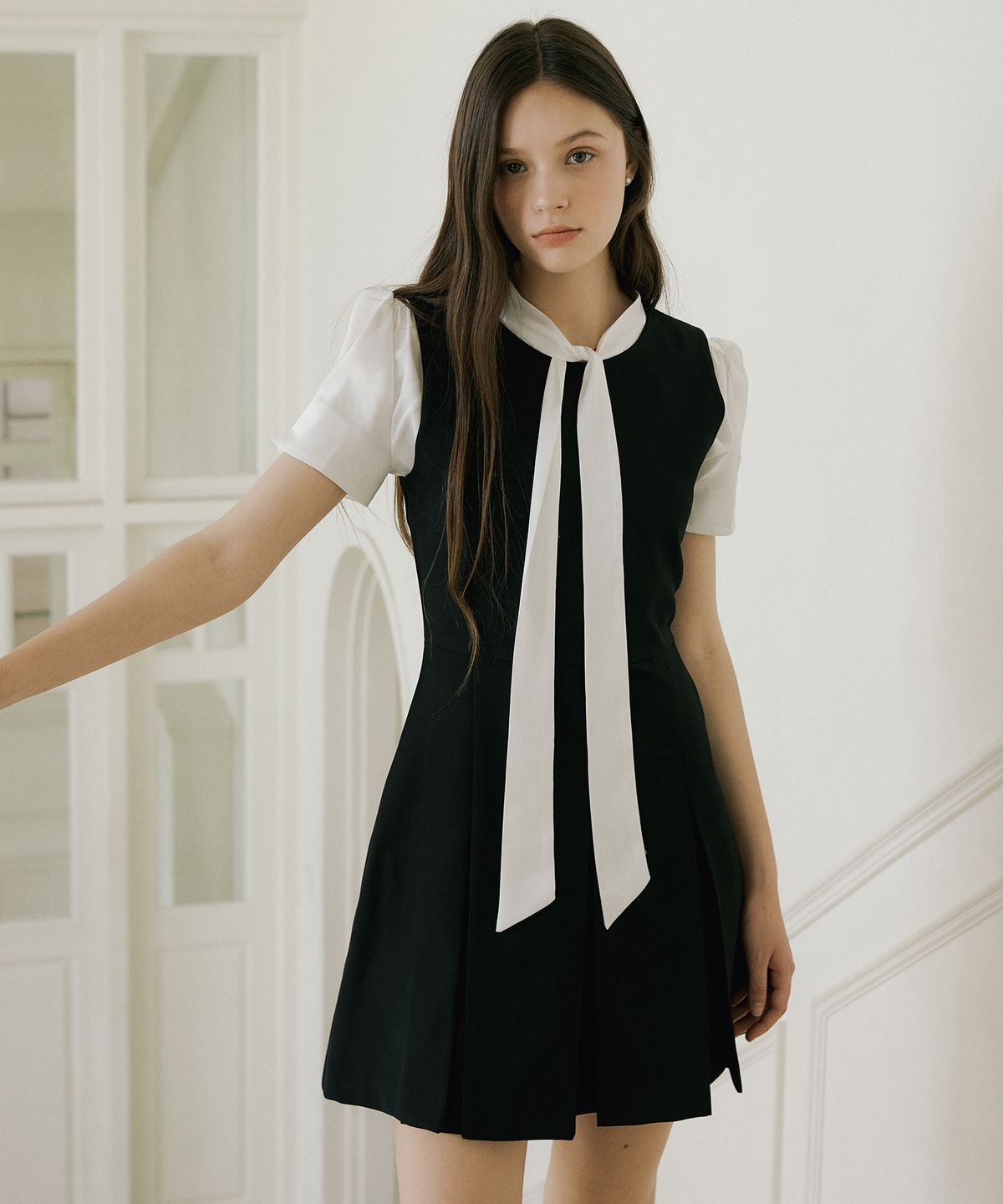 리올그(REORG) FRA SUMMER PLEATS SLEEVELESS MINI OPS BLACK