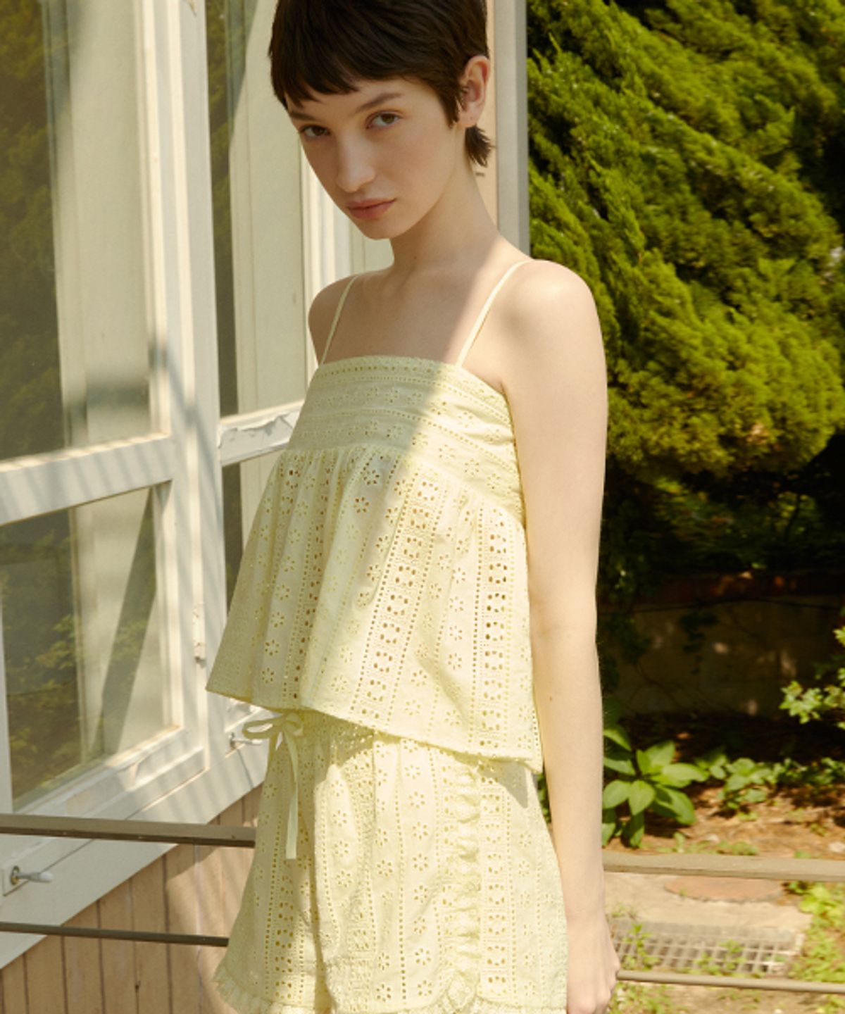 레이디 볼륨(LADY VOLUME) FLORAL LACE BLOUSE_LIME