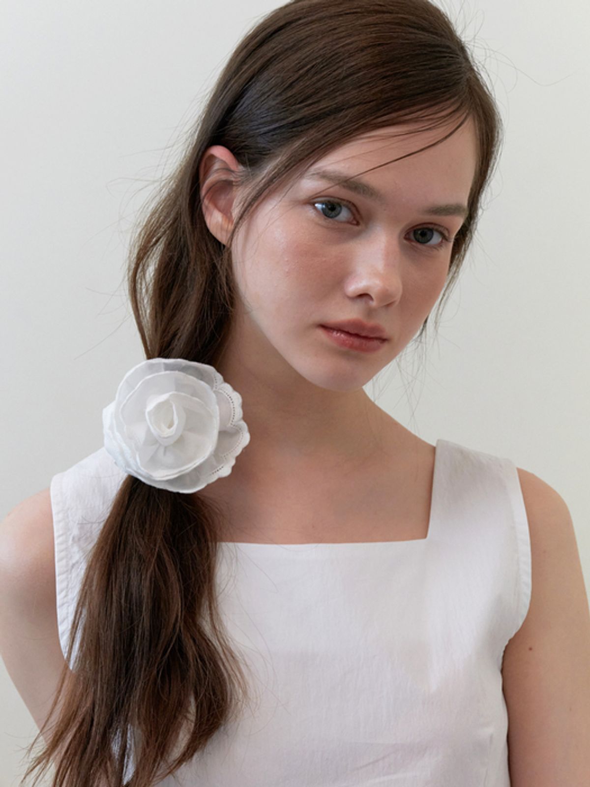 카인더베이비(KINDABABY) cooing rose scrunch - white