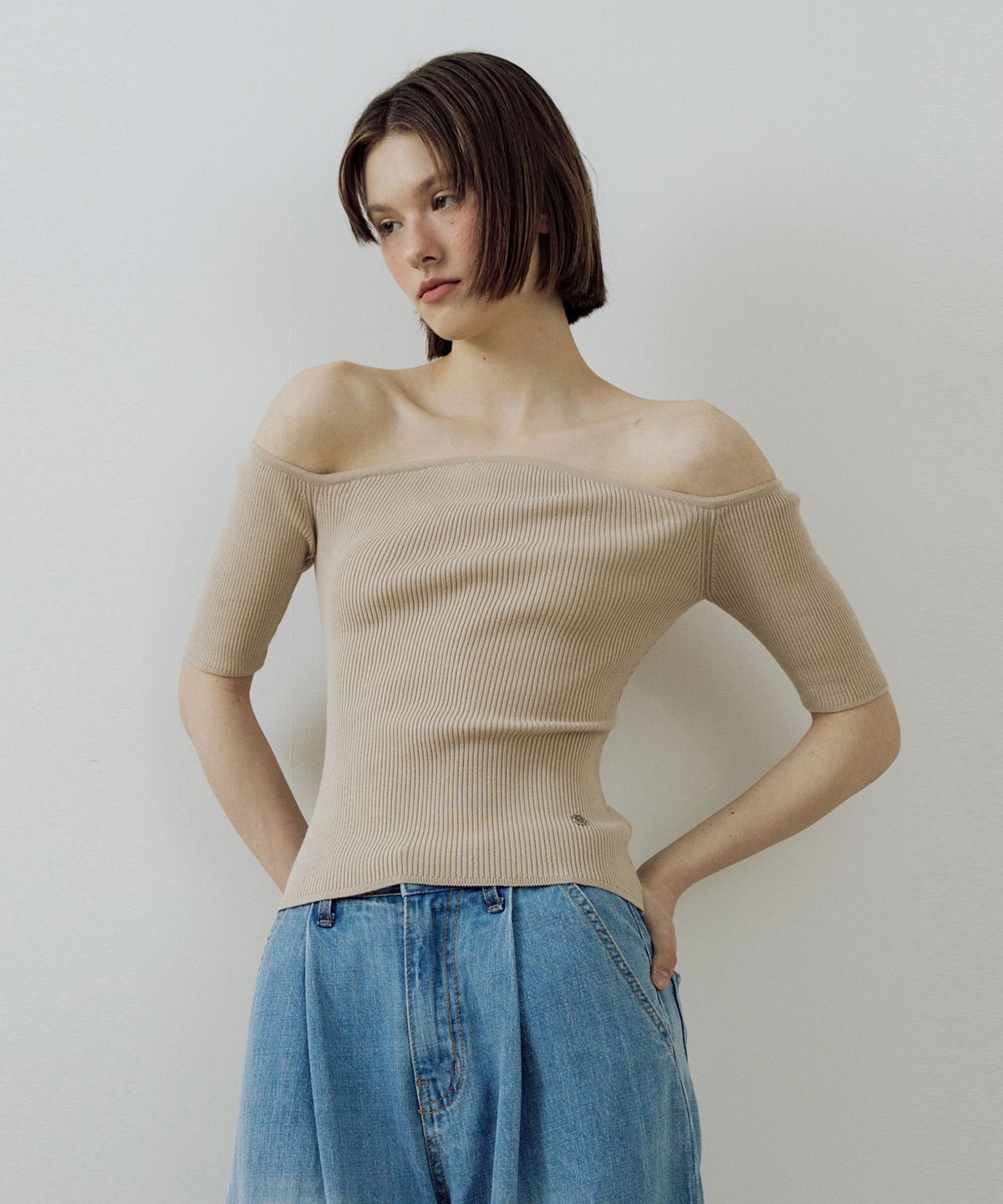 루시르주(LUCIR ZU) Upper Lips Knit (beige)