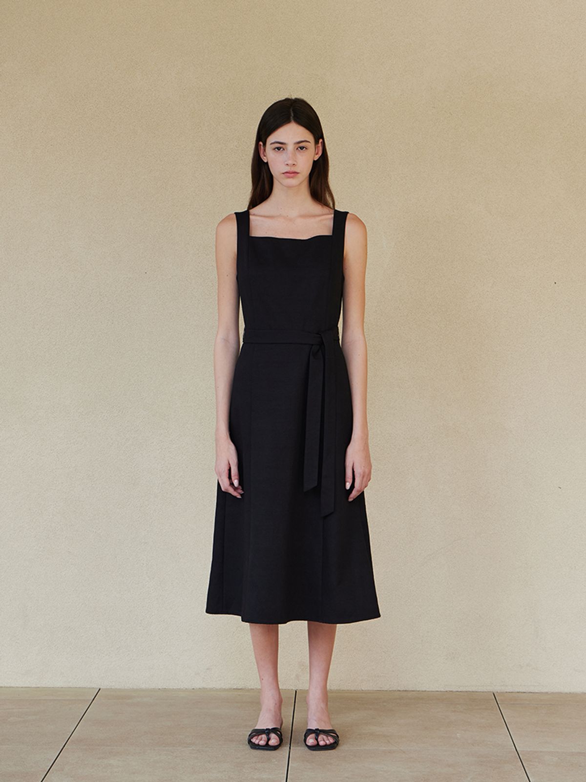 스텝어라운드(STEP AROUND) Square neck sleevless onepiece_BLACK