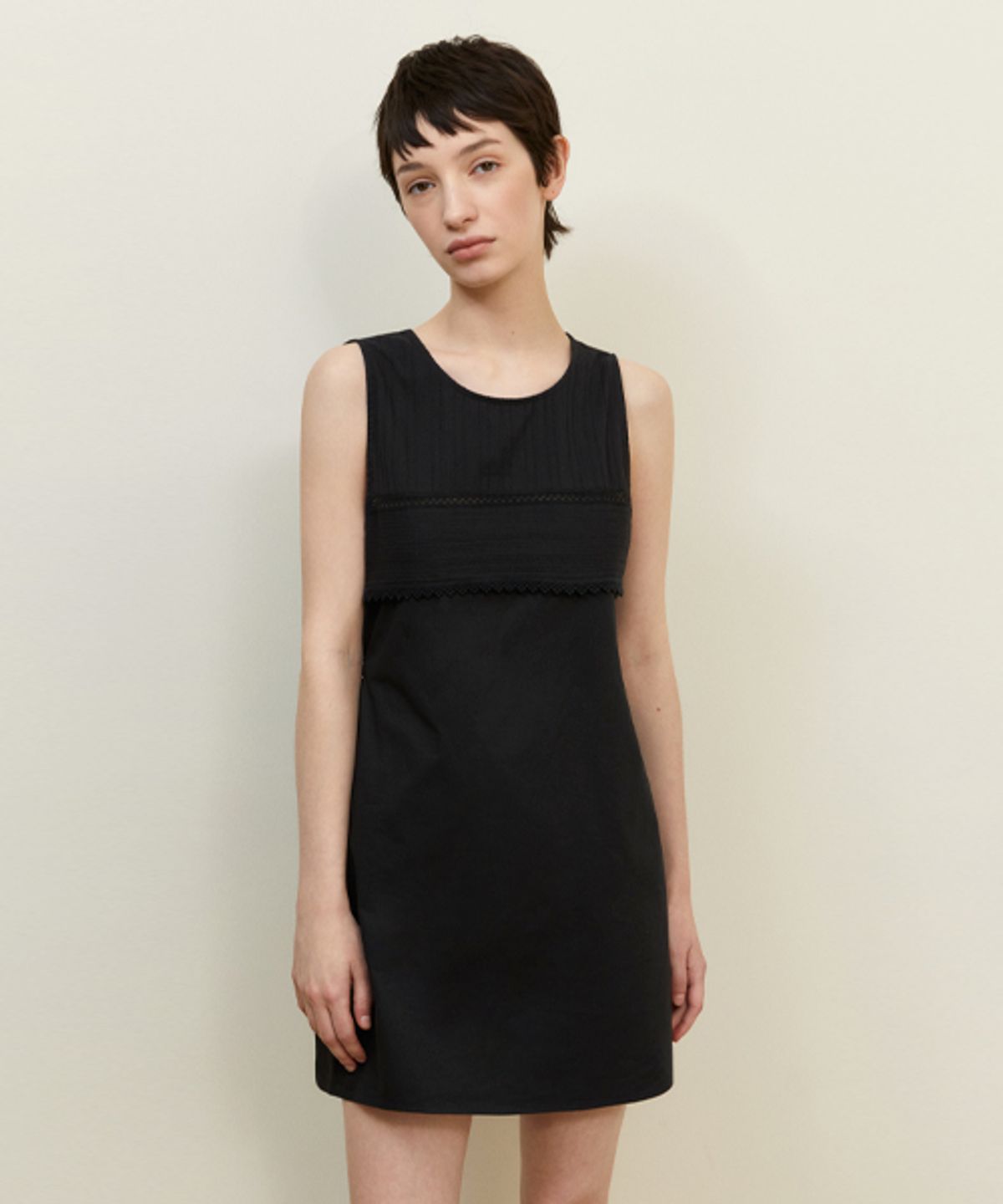 레이디 볼륨(LADY VOLUME) TORCHON LACE DRESS_BLACK
