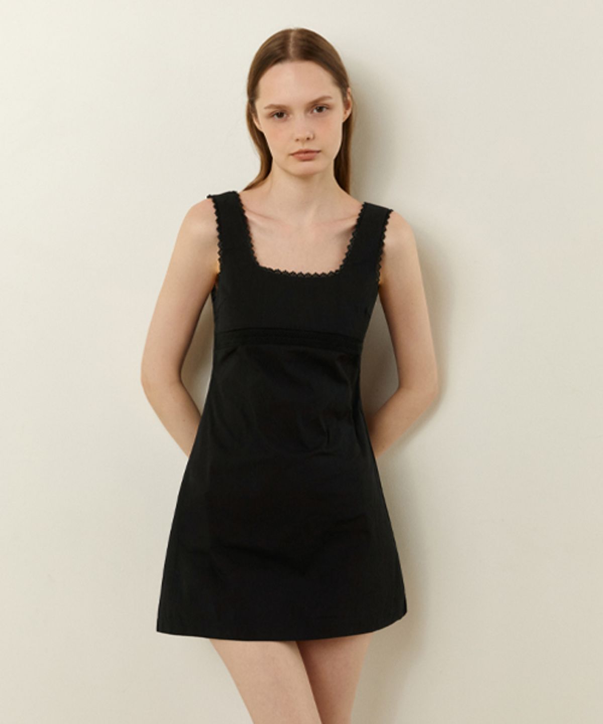 레이디 볼륨(LADY VOLUME) SQUARER LINE MINI DRESS_BLACK