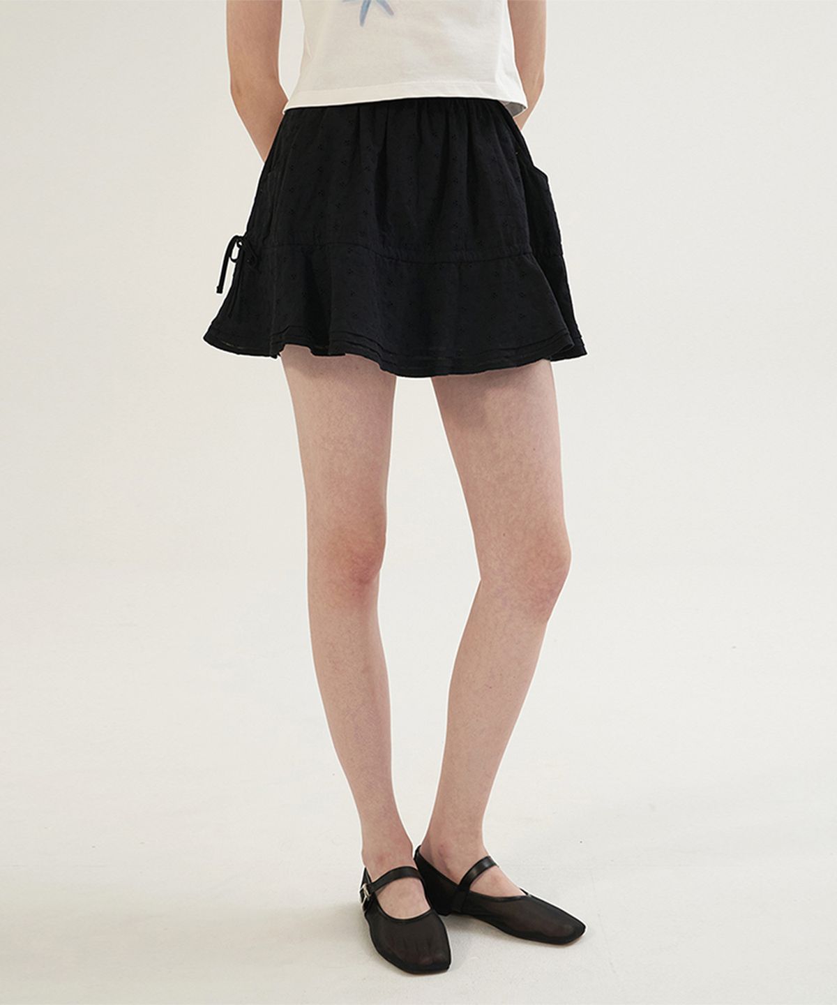 썸웨어버터(SOMEWHEREBUTTER) Floral Ribbon Cancan Skirt - Black