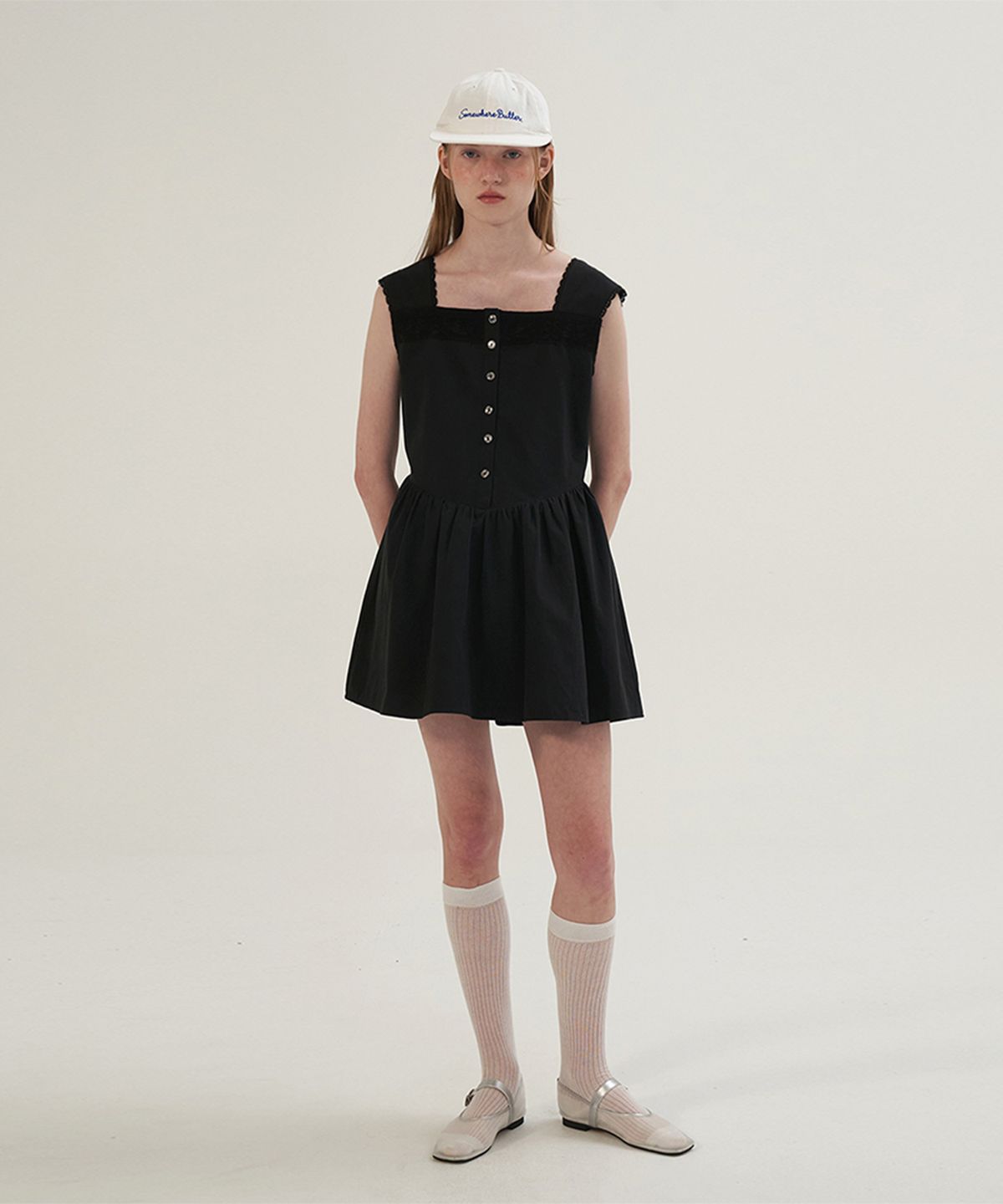 썸웨어버터(SOMEWHEREBUTTER) May Lace Mini Dress - Black