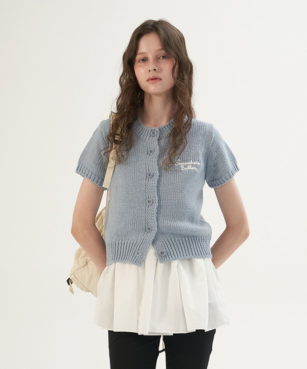 썸웨어버터(SOMEWHEREBUTTER) Letter Half Cardigan - Light Blue