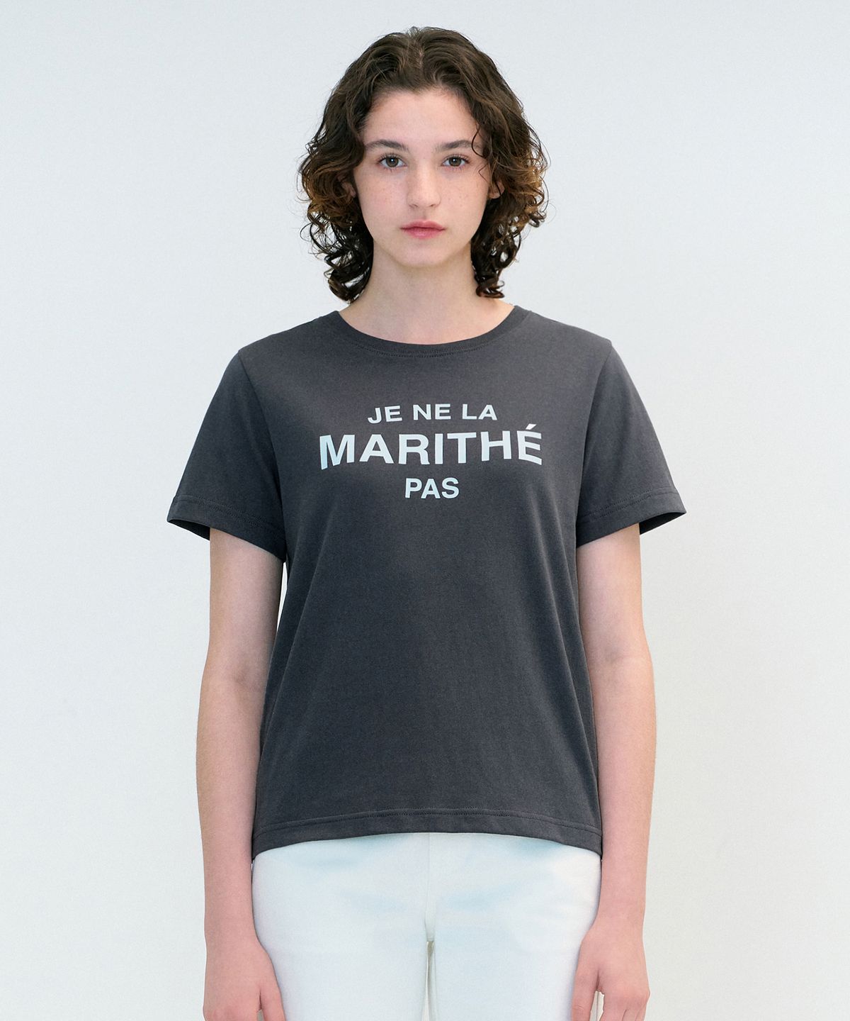 마리떼 프랑소와 저버(MARITHÉ + FRANҪOIS GIRBAUD) W JE NE LA LOGO TEE charcoal