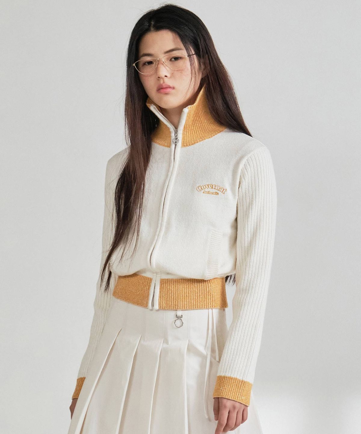 커버낫 우먼(COVERNAT WOMAN) 우먼 하이넥 집업 니트 Ivory