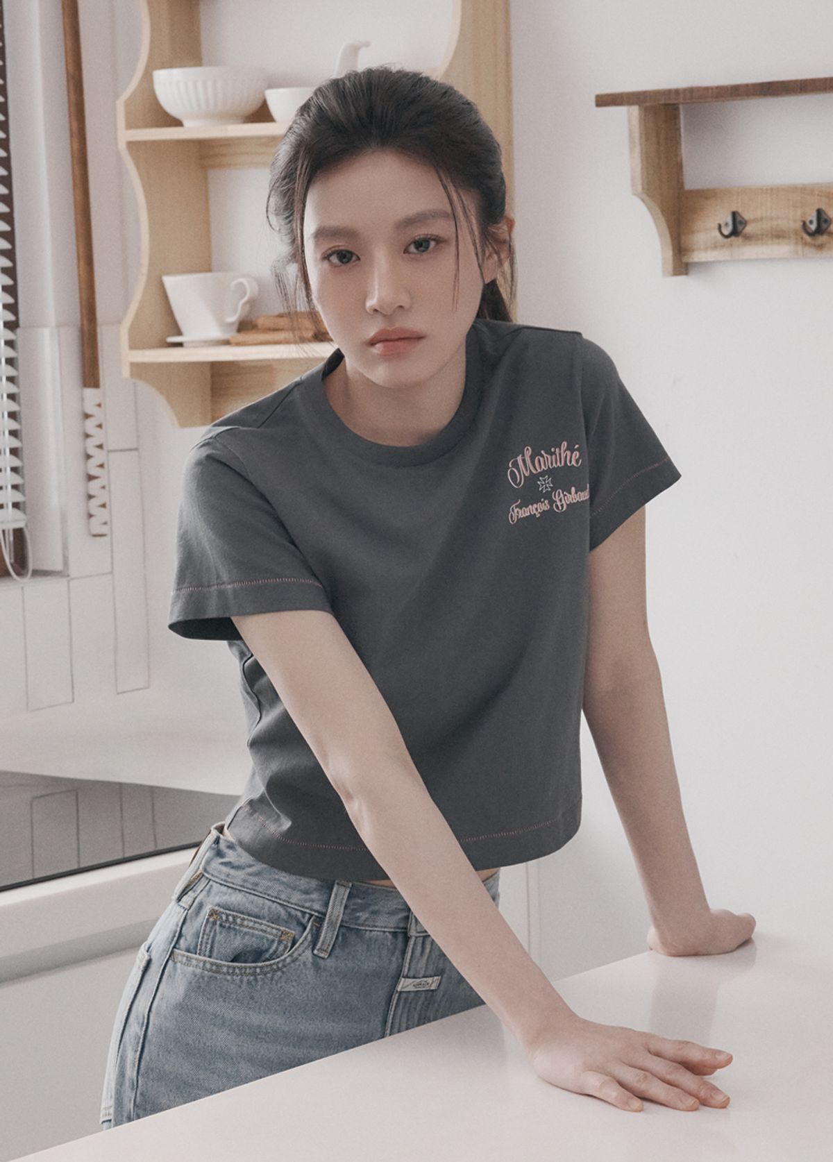 마리떼 프랑소와 저버(MARITHÉ + FRANҪOIS GIRBAUD) W ROLLING LOGO CROP TEE charcoal