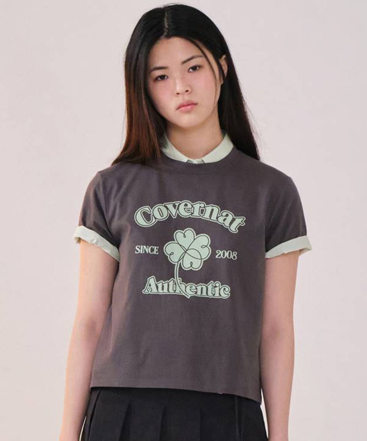 커버낫 우먼(COVERNAT WOMAN) 우먼 아치 클로버하트 티셔츠 Charcoal