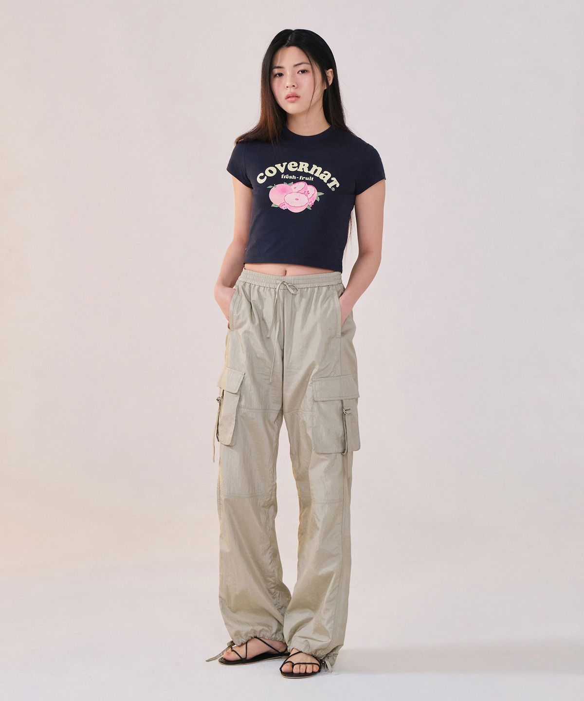 커버낫 우먼(COVERNAT WOMAN) 우먼 플루이드 카고 팬츠 Light Khaki