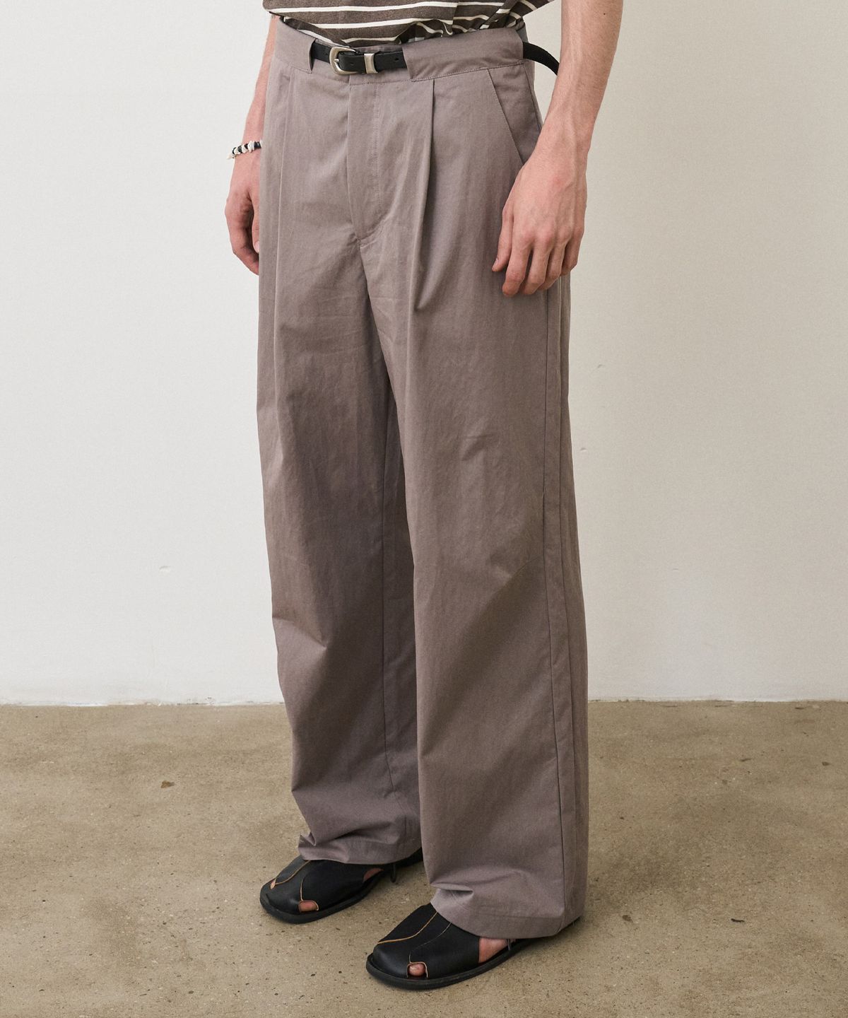 노운(NOUN) 3 belt loop pants (taupe)