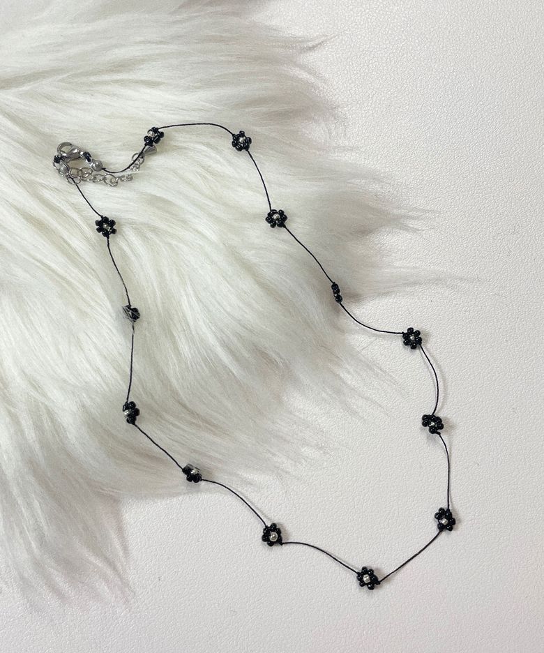 Flower ball necklace (black)