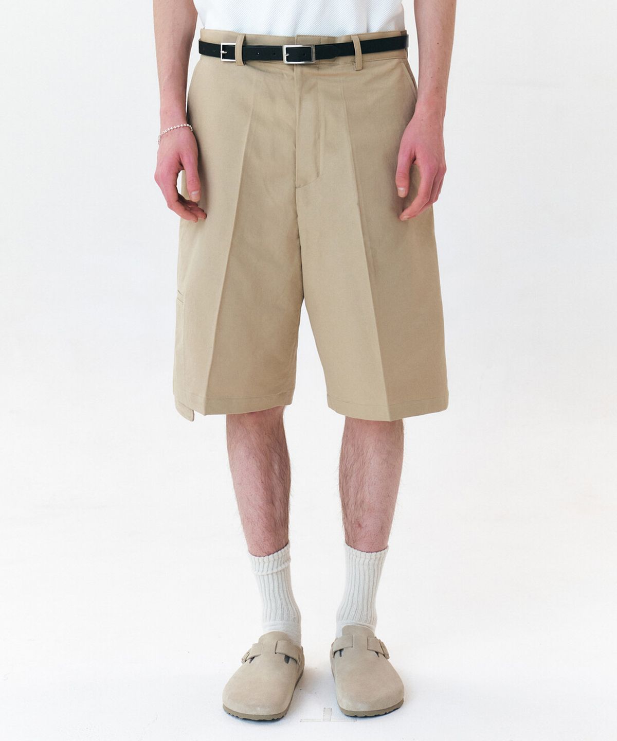 윈더(WINDER) MODIFIED CARGO BERMUDA PANTS - BEIGE