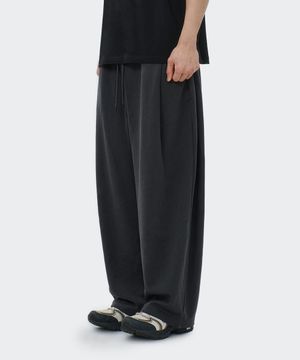 사이드 투턱 와이드핏 트레이닝 스웨트 팬츠 - 차콜