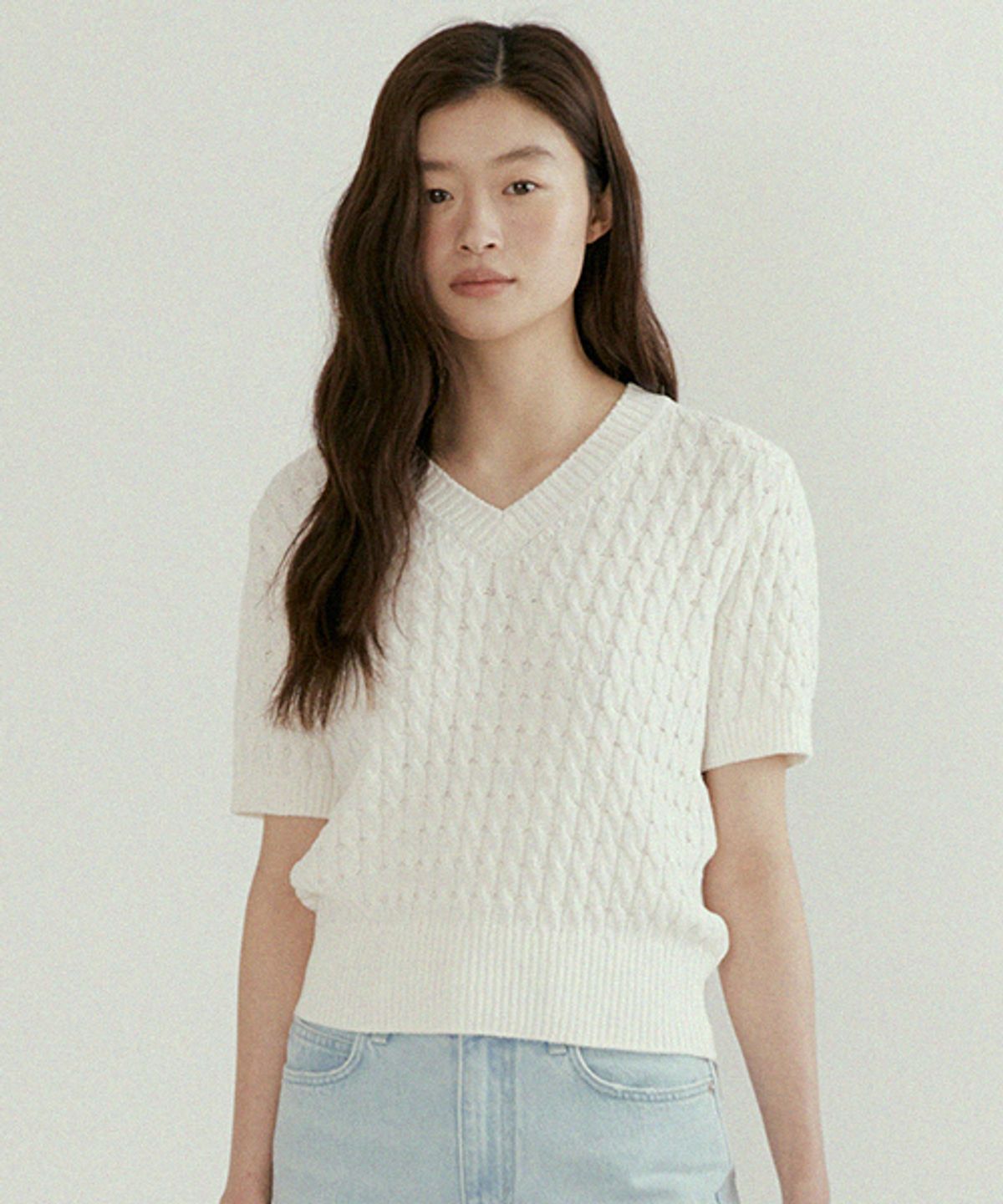 링서울(LINGSEOUL) v-neck cable knit top-ivory
