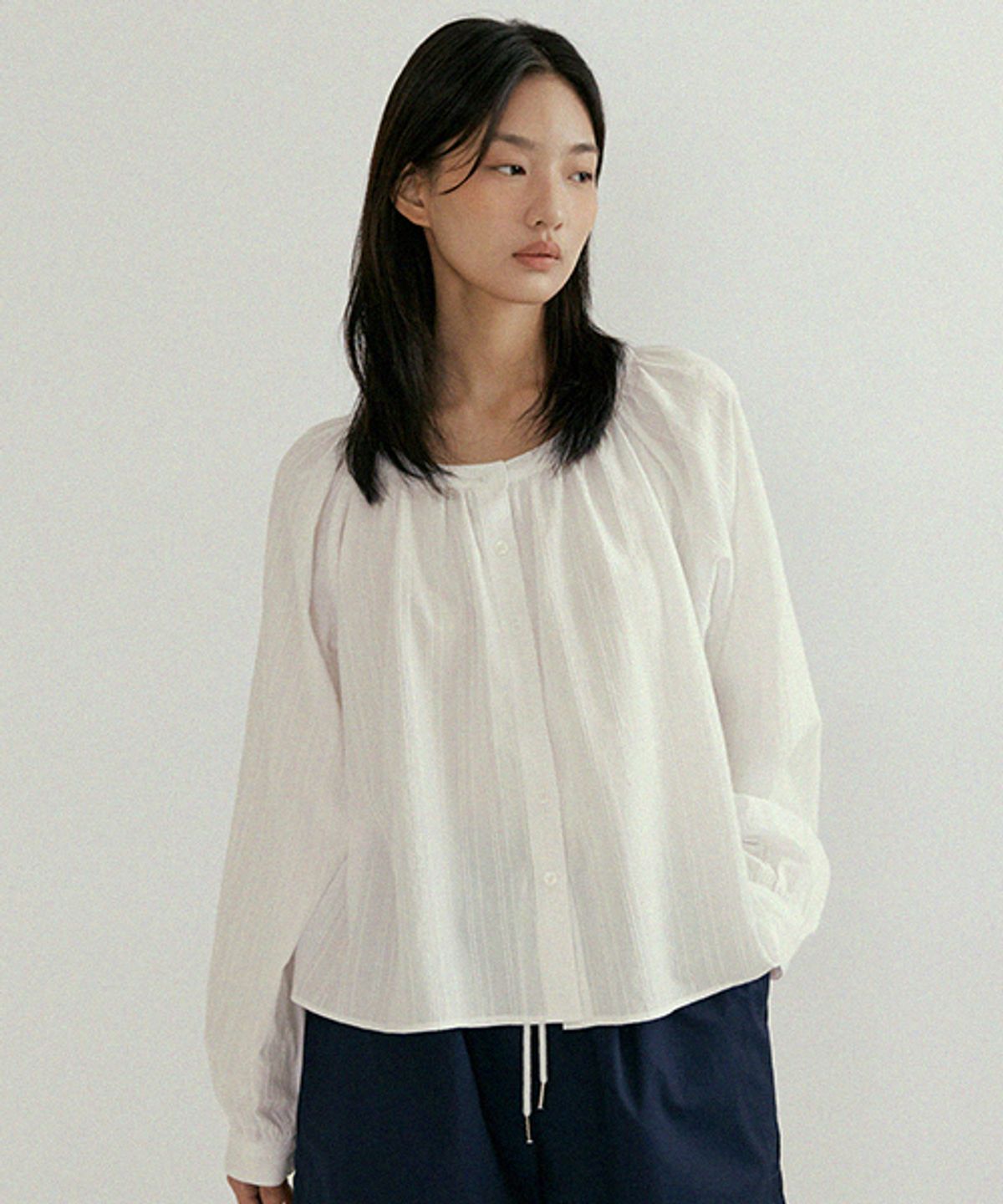 링서울(LINGSEOUL) stripe shirring volume blouse-ivory