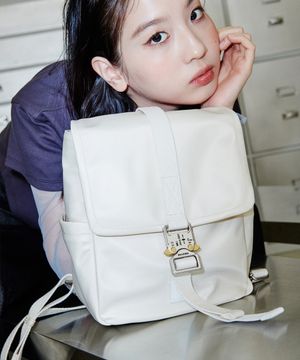 오후 다섯시반 백팩 미니_크림