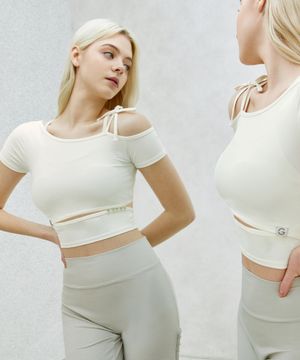 엘플렉스 Rib 원 숄더 컷 아웃 크롭탑