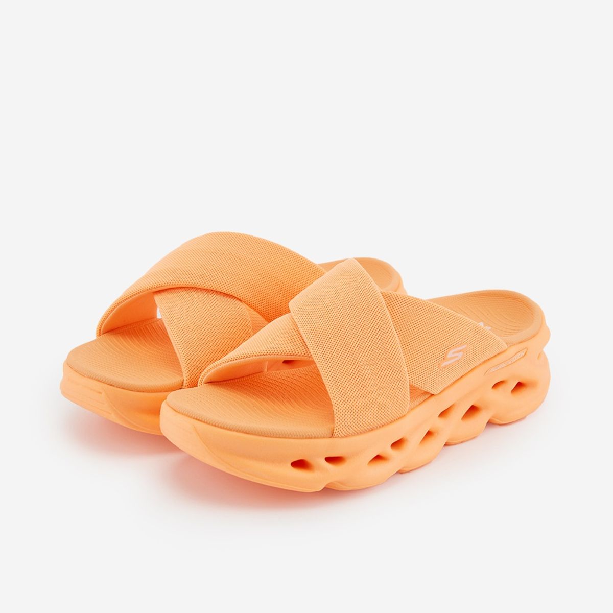 스케쳐스(SKECHERS) 여성 고 스월 테크 샌들_SP0WSCEM053