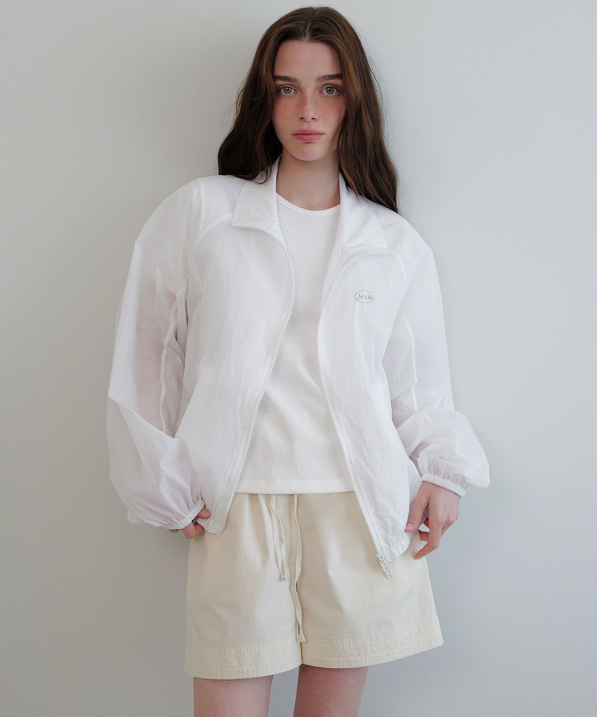 앤니즈(ANDNEEDS) Light wind breaker (white)
