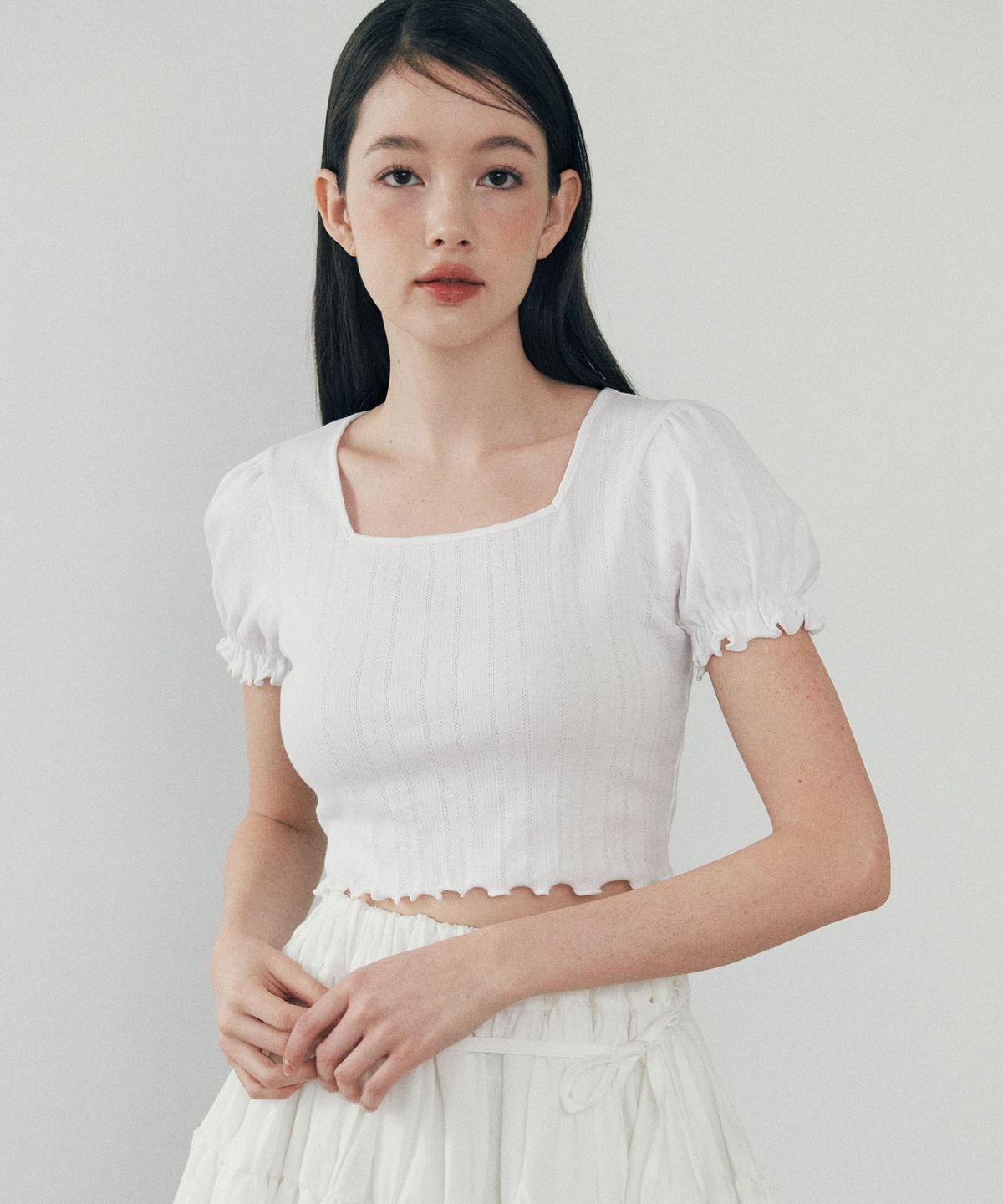 루루슈(LULUCHOU) Frill Crop T-shirt - WHITE