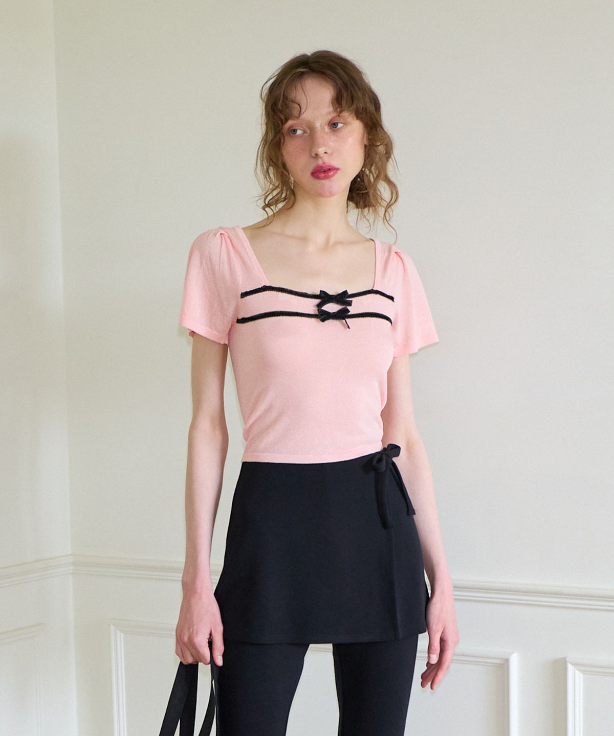 살롱 드 욘(SALON DE YOHN) Ribbon Square Neck Crop Knit_ Pink