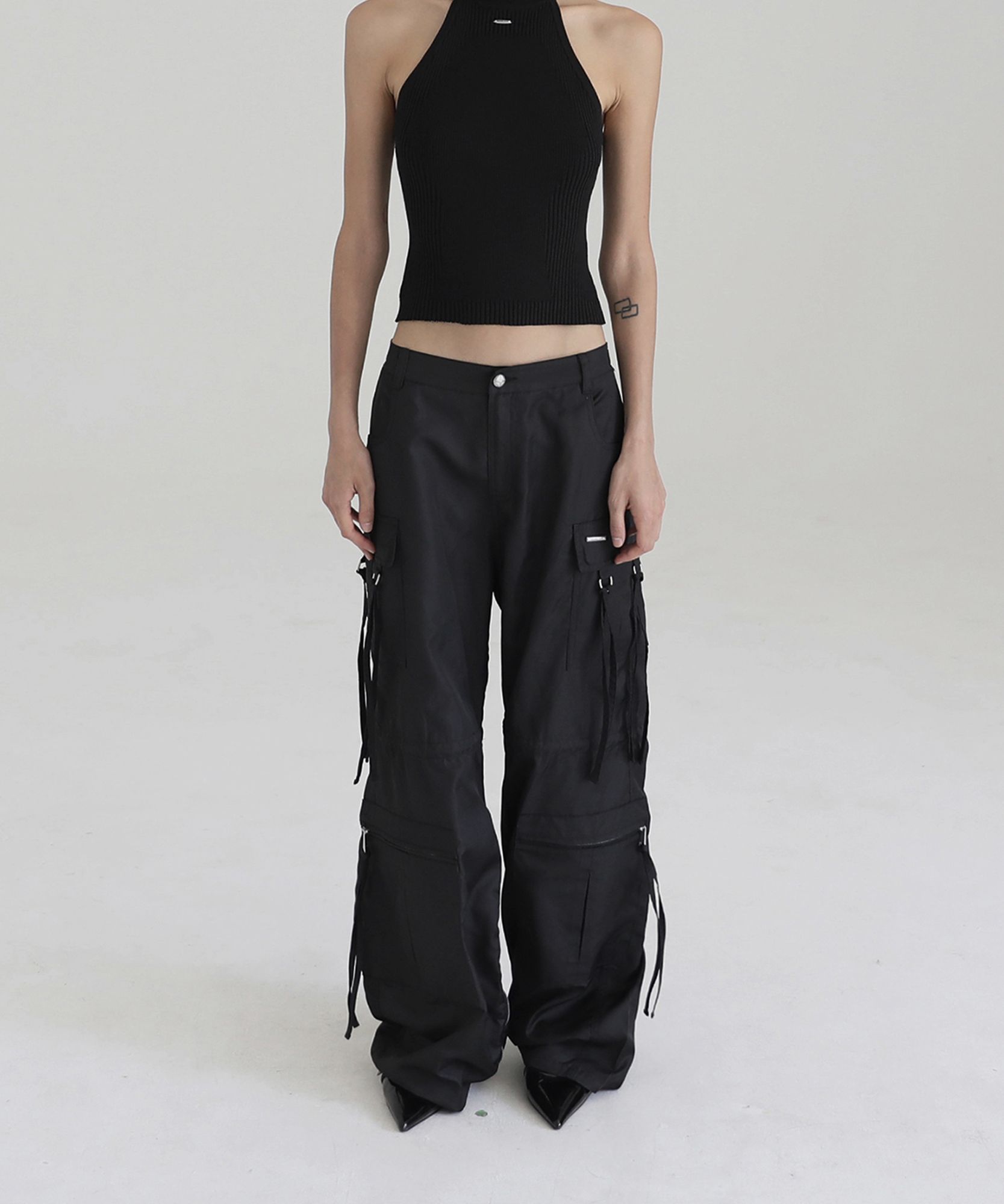 MUSINSA公式 | BADBLOOD Multi-Strap Cargo Pants - Black Parasuit
