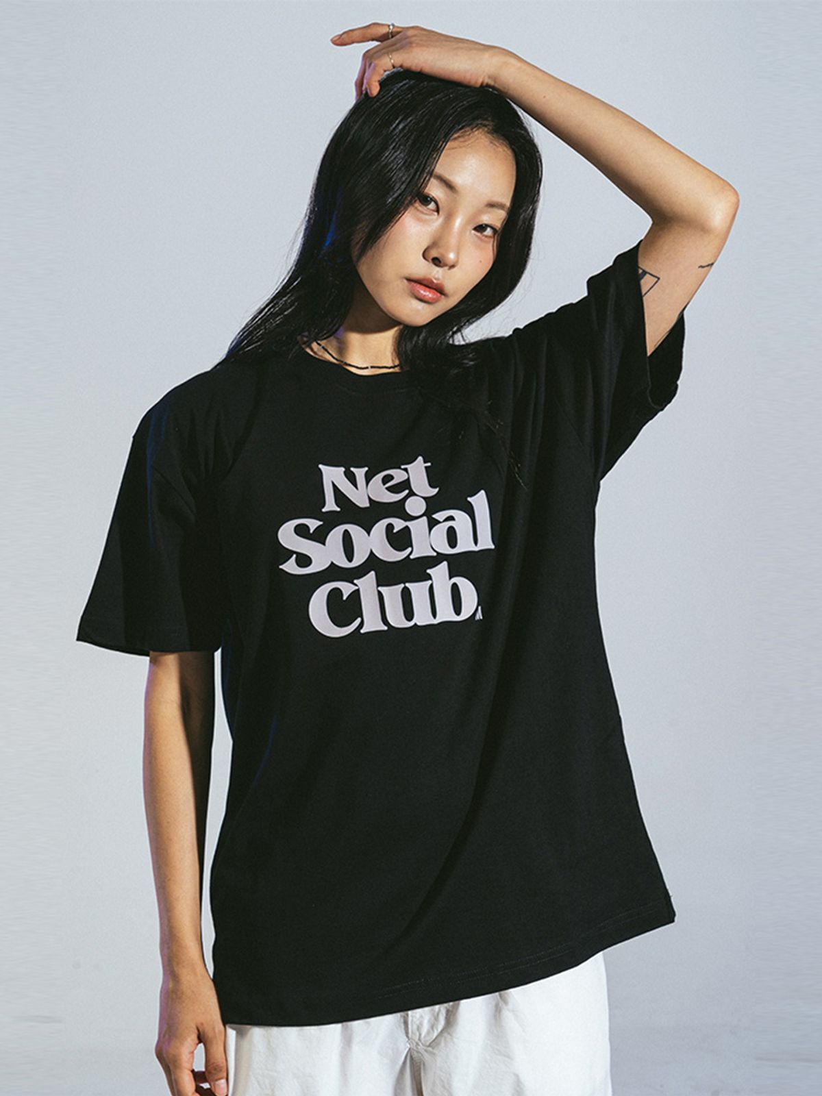 넷소셜클럽(NET SOCIAL CLUB) 비비드 OG 로고 반팔티 (블랙)